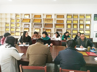 管理学院党委开展“讲看齐、见行动”第二专题学习讨论