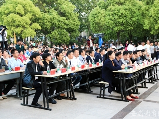 【安徽教育网首页】“青春喜迎十九大 坚定信念跟党走”beat365官方网站举办第十二届五四“共青杯”合唱节