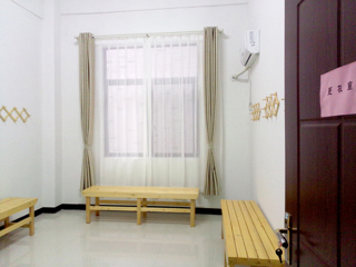 beat365官方网站瑜伽运动受广大女教工热捧