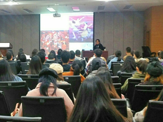 漆画艺术家范福安应邀到beat365官网美术学院讲学