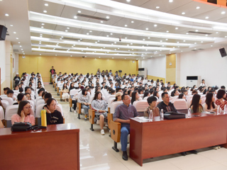 湖南广播电视台导演曾海波应邀到beat365官网讲学