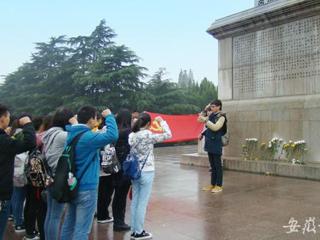 安徽省教育网报道beat365官网经济学院党校学员寻找红色经典，缅怀革命先烈