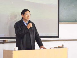 华东师范大学陈建华教授应邀来beat365官网做学术报告